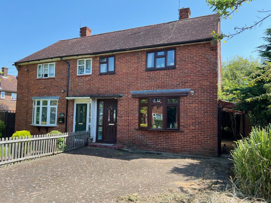 Lot: 13 - TWO-BEDROOM SEMI-DETACHED HOUSE - Front aspect of two bedroom semi detached house in Borehamwood